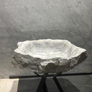 Умивальник з мармуру